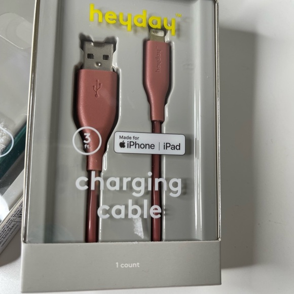 heyday Apple iPhone 12/iPhone 12 Pro Case. heyday USB-A Round Cable - Picture 5 of 11